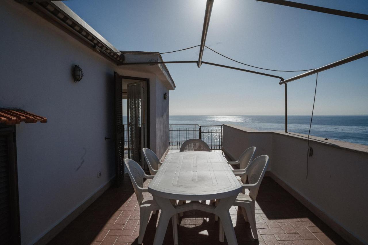 Be Your Home - Appartamento 4 Camere Sul Mare Scesa Al Mare Privata Санта-Маринелла Экстерьер фото