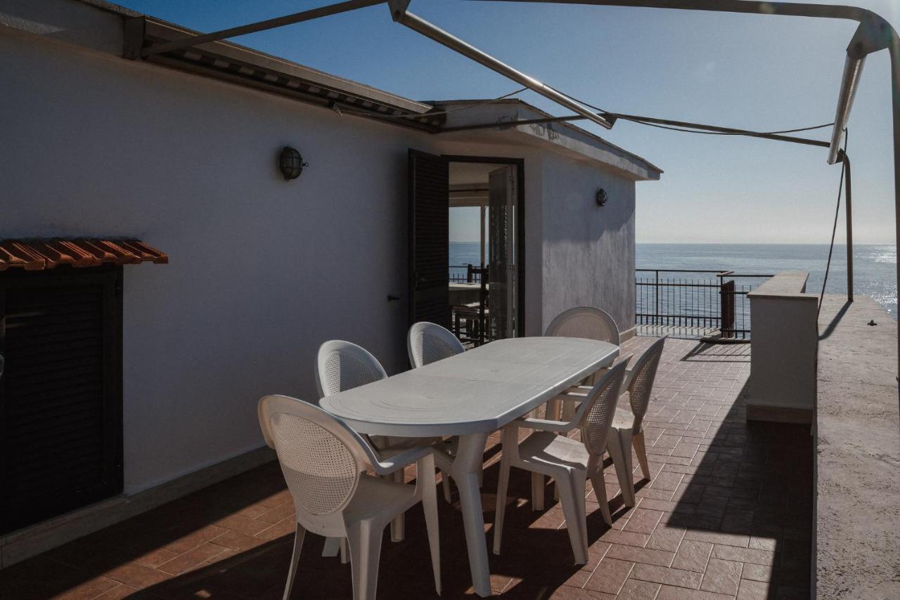 Be Your Home - Appartamento 4 Camere Sul Mare Scesa Al Mare Privata Санта-Маринелла Экстерьер фото